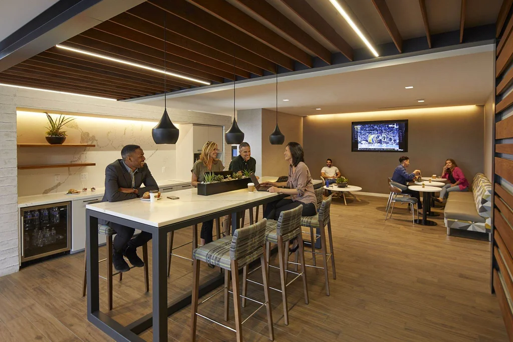 Café and Lounge Areas